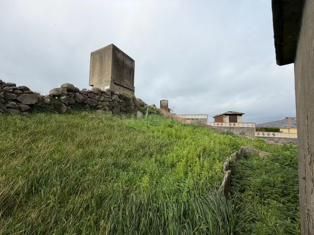 Propiedad en Bares para restaurar - foto 2