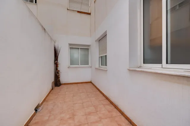 Venta de amplio apartamento seminuevo Ed.Torreaguas Torrevieja — 28