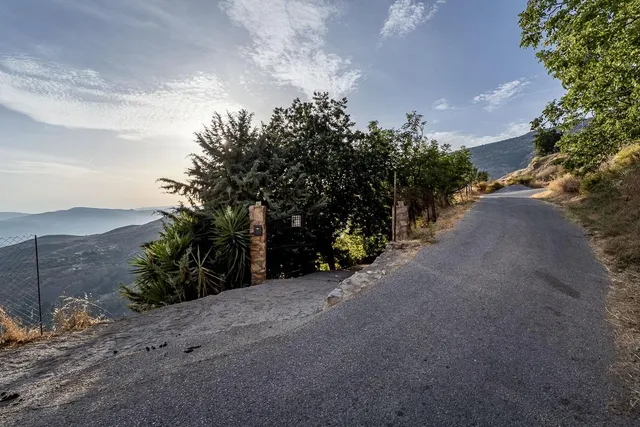 FANTASTICA CASA CON ENCANTO Y PARCELA EN CAÑAR, LA ALPUJARRA — 28