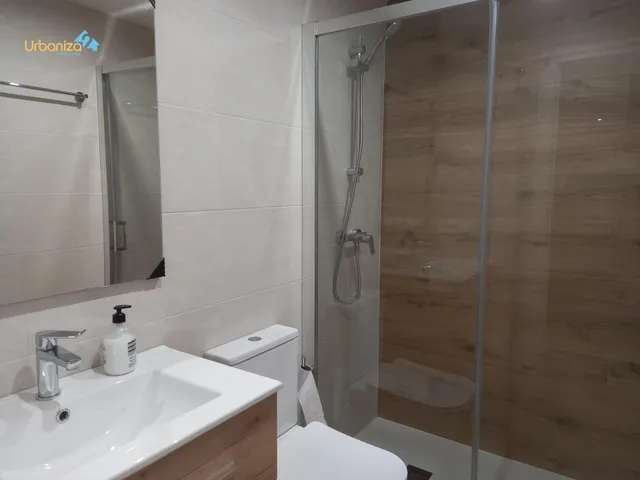 Se vende local adaptado como apartamento en semisotano de 1 dormitorio a estrenar, totalmente amueblado, sin pisiblidad de cambio de uso. — 11