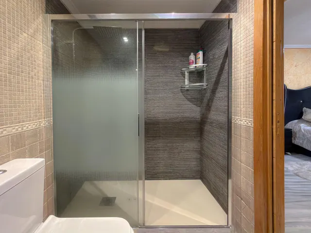 Acequion! Impresionante apartamento reformado con diseño vanguardista y toques rústicos + Enorme terraza con vistas laterales al mar y piscina comunitaria (150 mts playa) — 33