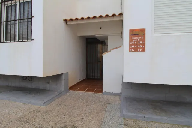 Estudio en residencial con piscina — 22