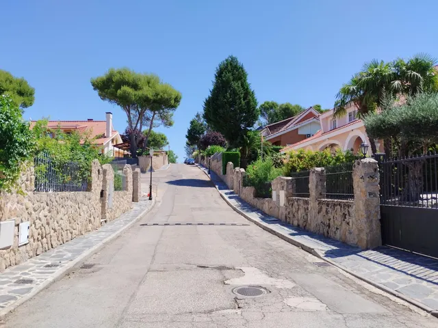 Espectacular Chalet en Montehermoso - Espacios Amplios y Comodidad — 6