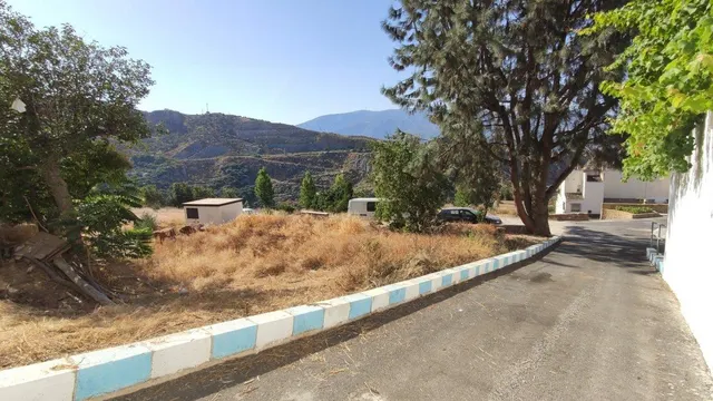 PARCELA URBANA EN LANJARON — 21