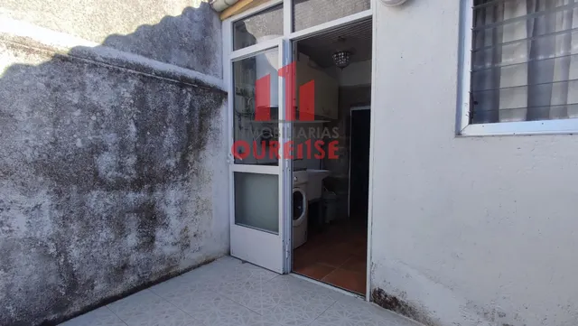 CASA DE PIEDRA CON PATIO Y TERRAZA CON BUENAS VISTAS EN LA ZONA DE CASTRELO. — 7