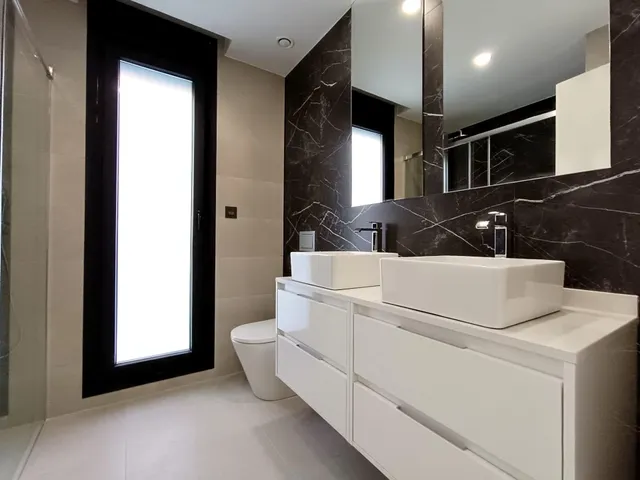 Chalet adosado con piscina privada a la venta  en Benijófar(Alicante) — 13