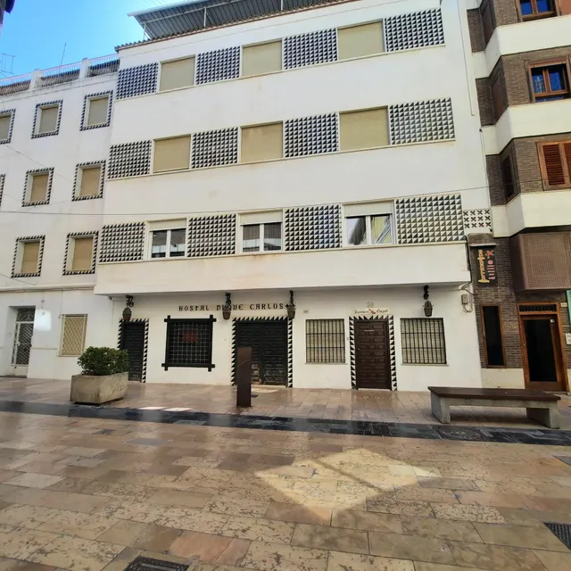 HOSTAL EN EL CENTRO DE GANDIA 900 M2 EN 4 PLANTAS — 2
