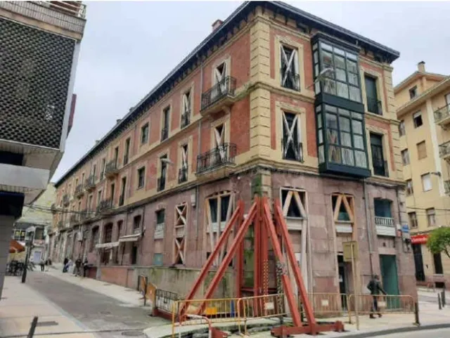 Almacén en venta - Torrelavega - foto 2