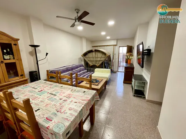 APARTAMENTO TOTALMENTE REFORMADO FRENTE AL MAR EN PLAYAGRAND - foto 4