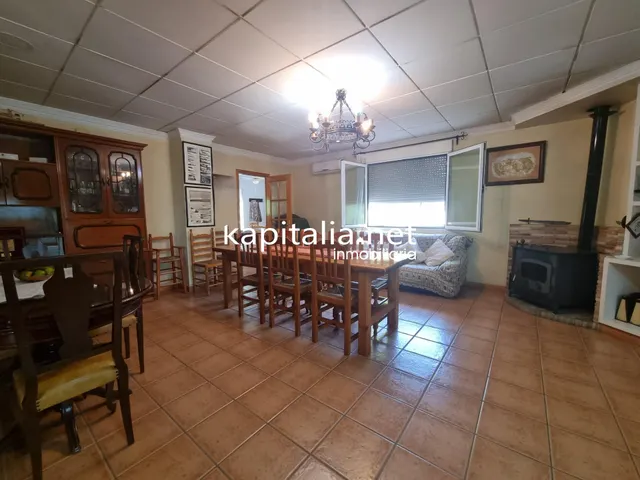 Chalet a la venta en Ontinyent. — 8