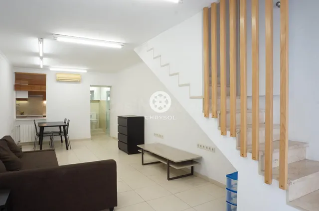 Local- Loft- duplex de 83m2 en el centro de Gracia, amueblad - foto 4