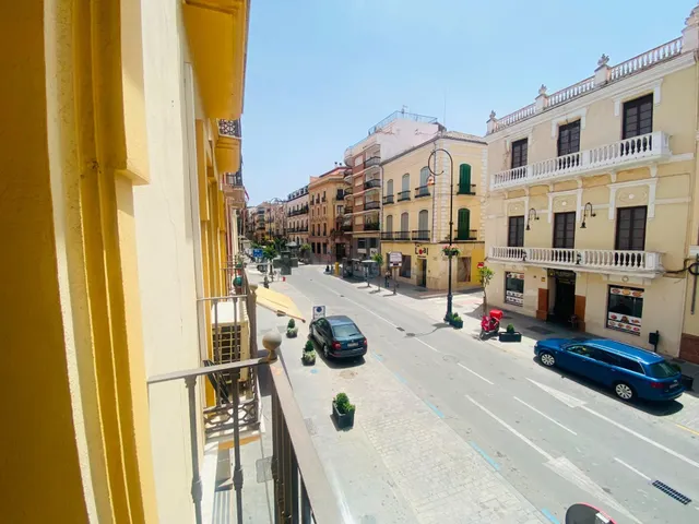 LOCAL EN ALQUILER EN PLENA CALLE INFANTE DON FERNANDO¡¡¡¡¡¡¡ - foto 2
