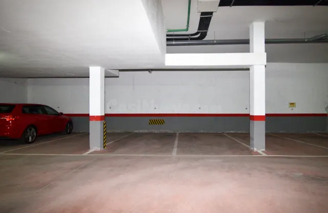 Urbis te ofrece una plaza de parking en Candelario, Salamanc - foto 2