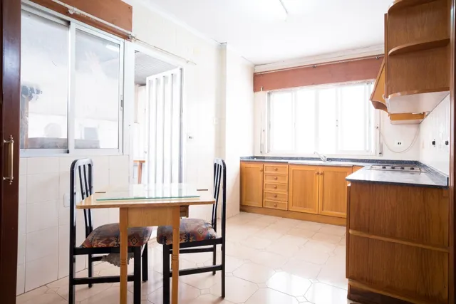 CASA INDEPENDIENTE CON GARAJE-ALMACÉN, PATIO Y TERRAZA DE 58 - foto 3