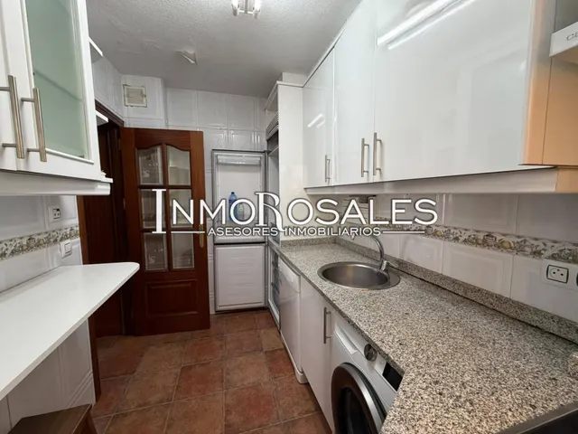 PISO EN VENTA EN AVENIDA DE ROSALES — 24