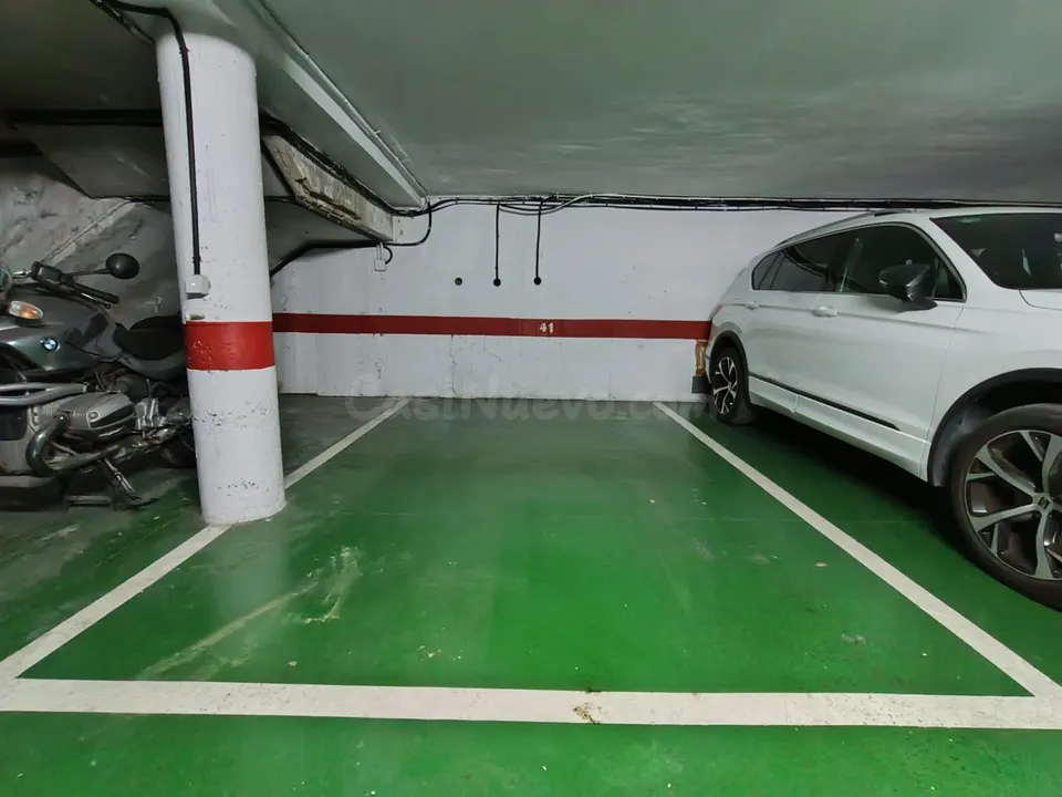 Garaje 32m² en venta - Los Bermejales