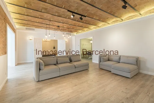 ESPECTACULAR PISO EN EL CENTRO DE BARCELONA — 7