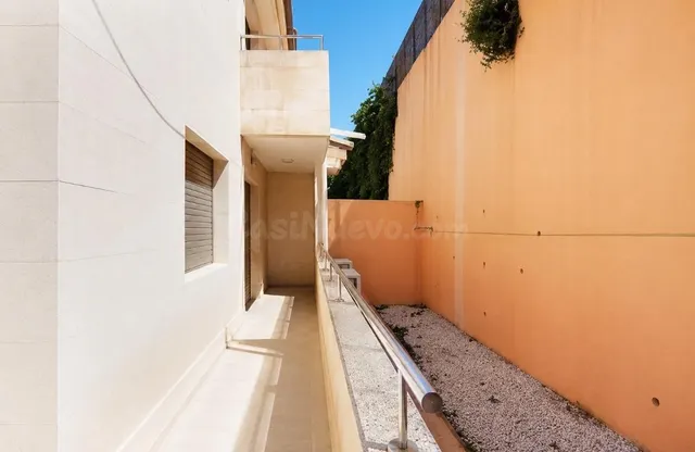 ALTORREAL, ADOSADO DE 304 M2, 4 DORMITORIOS, 3 BAÑOS,GAREAJE - foto 5