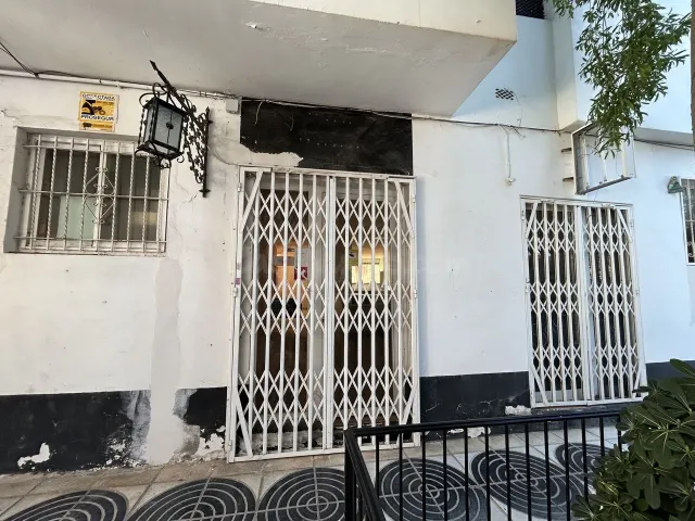 Local comercial 140m² en venta - Villamartin — 4
