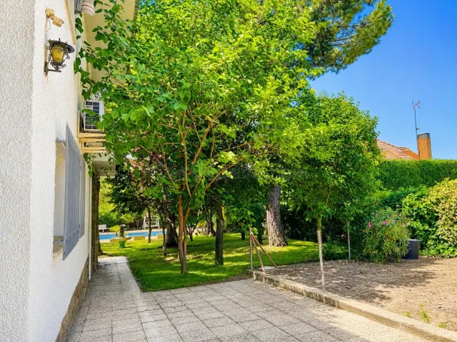 Exclusividad, Privacidad y Calidad de Vida en un Entorno Residencial Privilegiado — 44