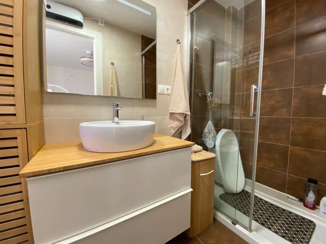 Ático de 3 Dormitorios y 2 Baños con Terraza privada en zona Sector V, Elche. — 16