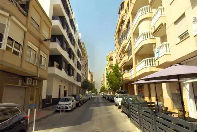 Apartamento céntrico construido en 2024 (aprox. 71 m2 - 3.ª planta) con piscina en la azotea, a solo 250 m de Piscinas Naturales/Playa del Cura, ¡y con licencia turística! — 35