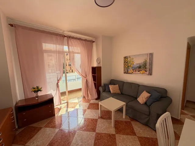 Piso perfectamente conectado en calle Héroe de Sostoa, 162 — 29