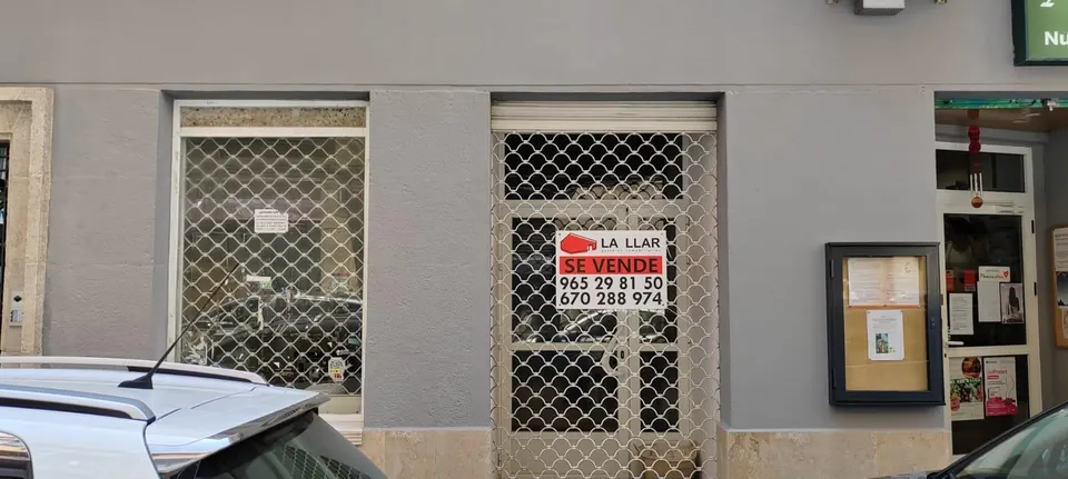 SE VENDE LOCAL CENTRICO , JUNTO TRAFICO Y DIPUTACION