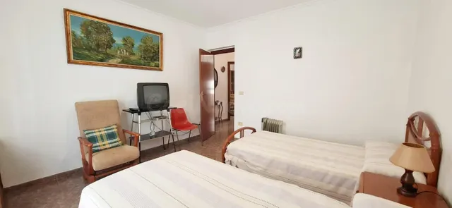 Casa espaciosa con gran potencial de reforma en zona Norte – - foto 5