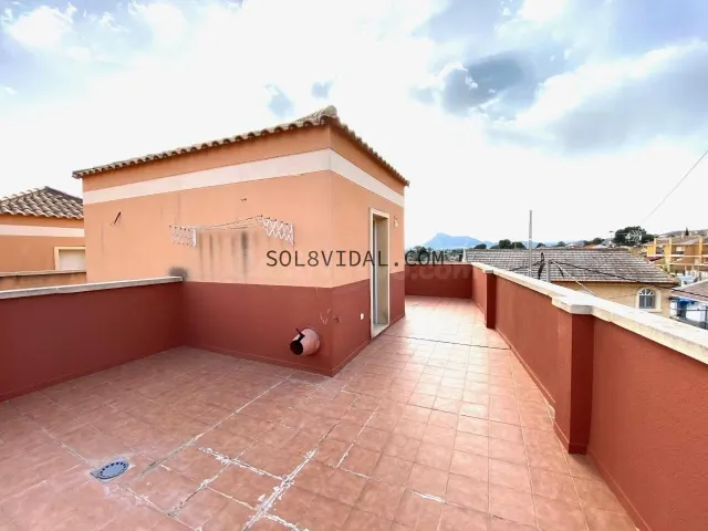 Dúplex en el raiguero de poniente, todo nuevo a estrenar. Dispone de planta sótano con un gran salón — 3