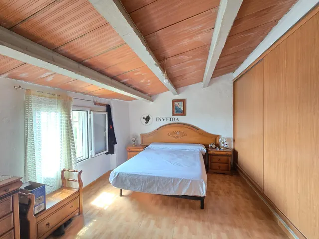 casa rodeada de zona verde — 26