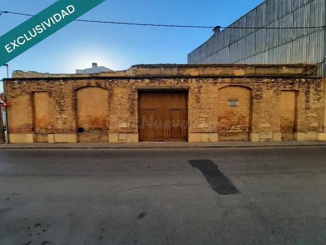 Solar urbano en esquina de 437 m² en Roquetes — 2