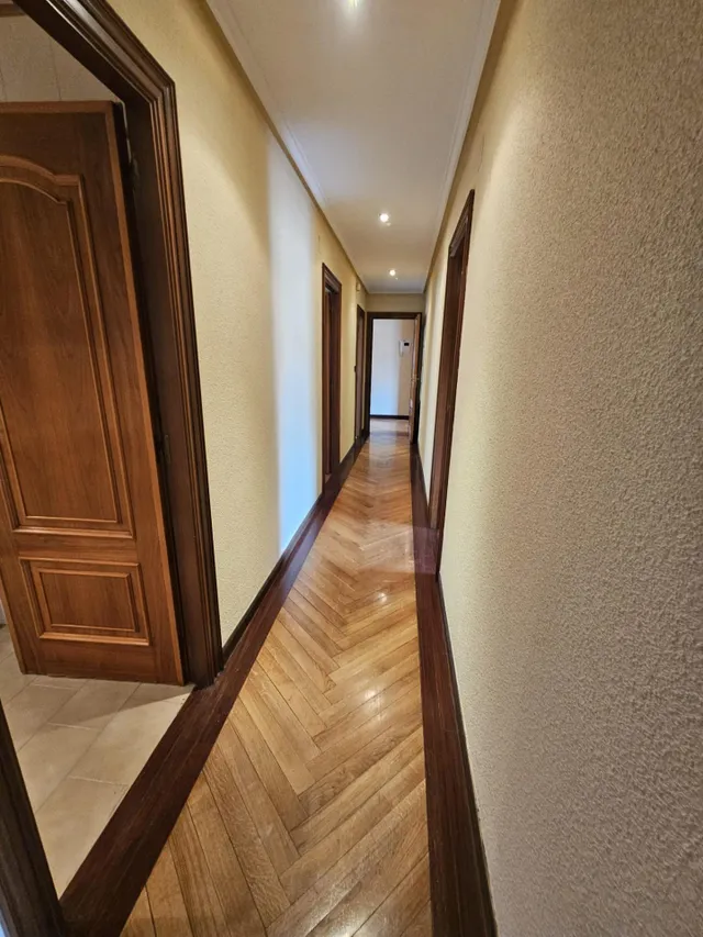 Exclusividad, amplitud y confort en el centro de Salamanca, 3 amplios dormitorios y plaza de garaje cerrada — 26
