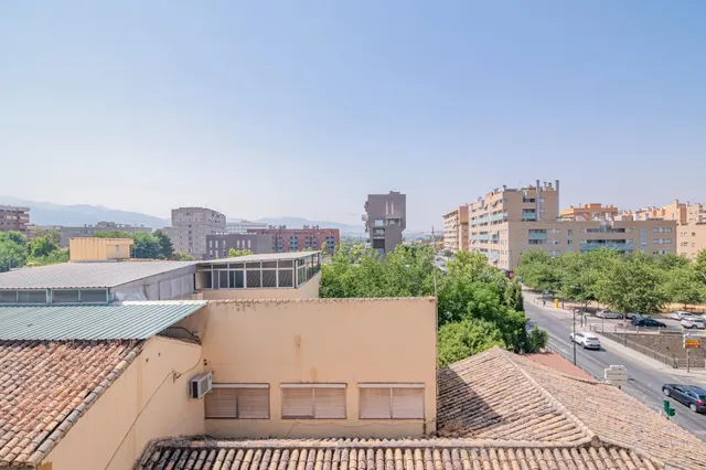 Oportunidad en venta de piso de 4 dormitorios totalmente exteriores en el zaidin enfrente del pts totalmente reformado y equipado ideal para inversion — 15
