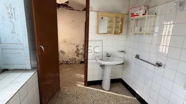 Casa adosada, para reformar en Neda. — 16
