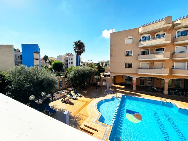 Apartamento de 3 dormitorios 1 baño en aguamarina (orihuela costa) — 22