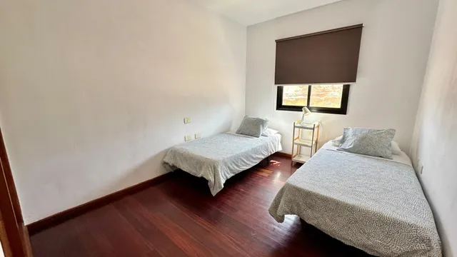 Chalet independiente con 5.318 m2 de parcela y vistas al mar en Candelaria — 27