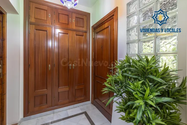 Chalet pareado con piscina, jardín y bonitas vistas a Granad - foto 3
