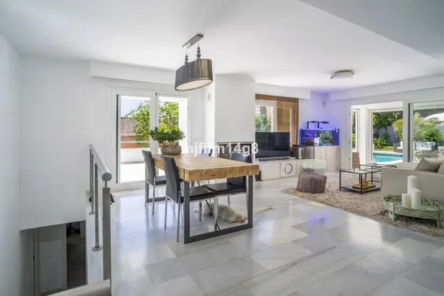 Chalet 4 habitaciones 239m² en venta - Marbella — 7
