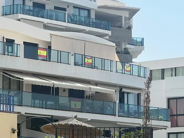 ¡ÚNICO ÁTICO CON 210 M2 DE TERRAZA, JACUZZI, LICENCIA TURÍST - foto 2
