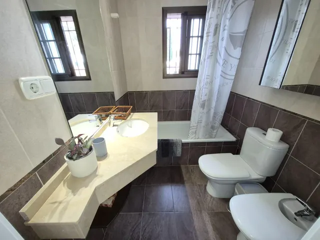 Exclusiva villa independiente reformada en el pinar, Torremolinos — 17