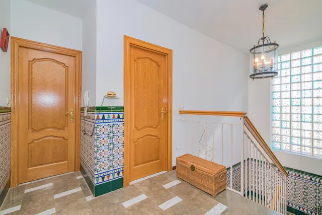 ¡Oportunidad Única! Se Vende Magnífica Casa en Esquina con Amplia Parcela — 16