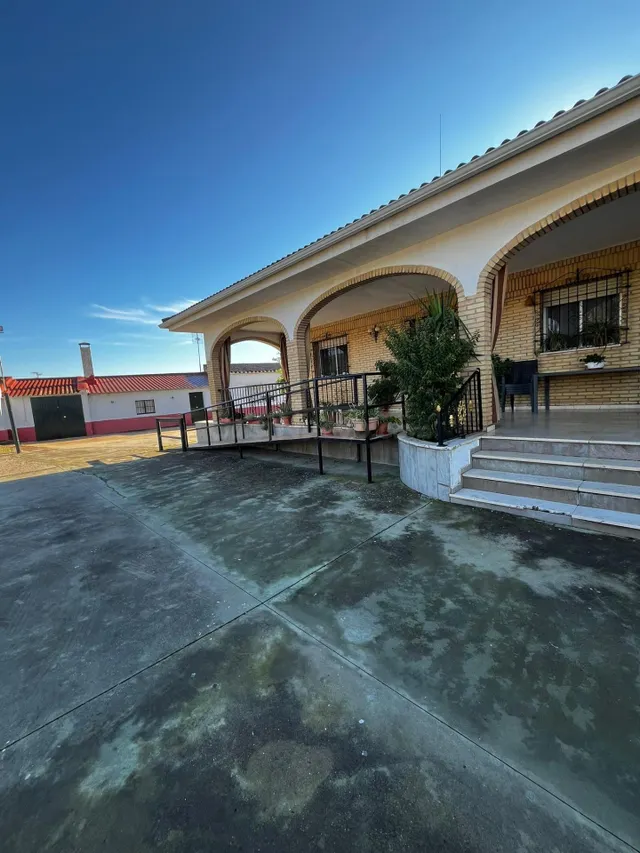 Magnífica Finca en El Nuevo Higuerón, Córdoba: Espacio y Com - foto 2