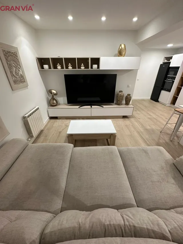 Apartamento reformado a la venta - foto 2