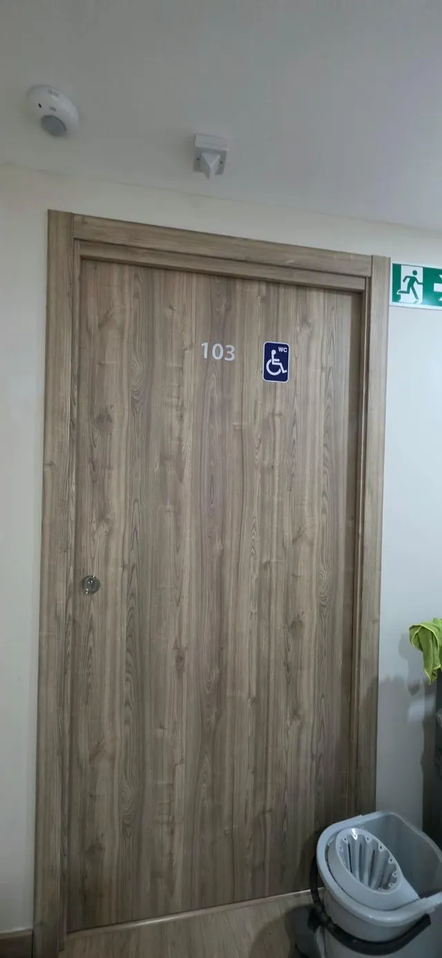 Hotel de 2 estrellas reformado en La Marina de Elche, zona Guardamar — 10