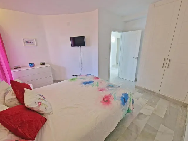 APARTAMENTO 3 DORMITORIOS CALAHONDA — 24