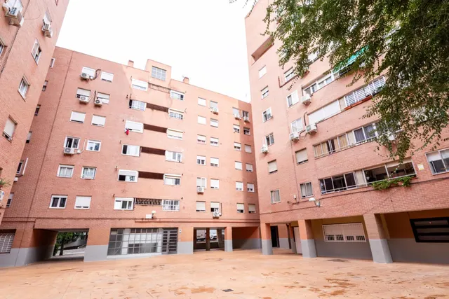 VIVIENDA MUY LUMINOSA DE 3 DORMITORIOS, 2 BAÑOS Y AMPLIA TERRAZA — 28