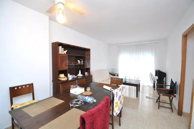 Planta baja de 3 habitaciones con gran plaza de parking y tr - foto 4
