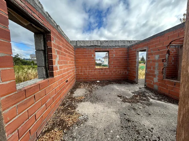 Casa Solar en Construcción con Amplia Parcela y Vistas Espec - foto 5