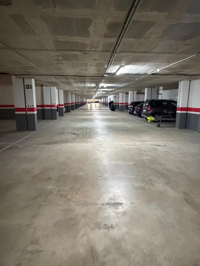 Dos places de garaje en Torrevieja, Ideal para Inversión — 2